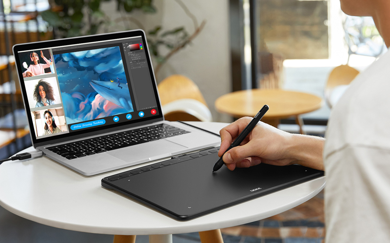 Drawing tablet with screen